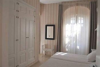 Convento Hotel *